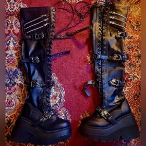 Demmonia Shaker 420 Brand New